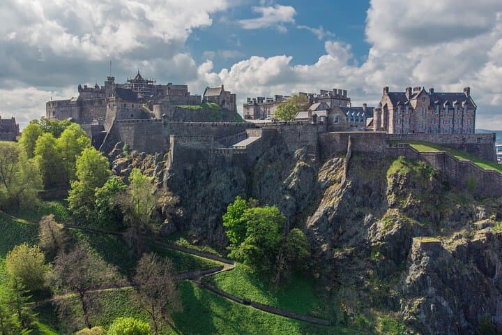 Edinburgh Castle: Guided Tour with Ticket