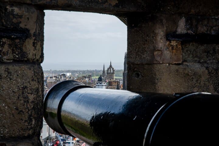 Edinburgh Castle: Guided Tour with Ticket image 4