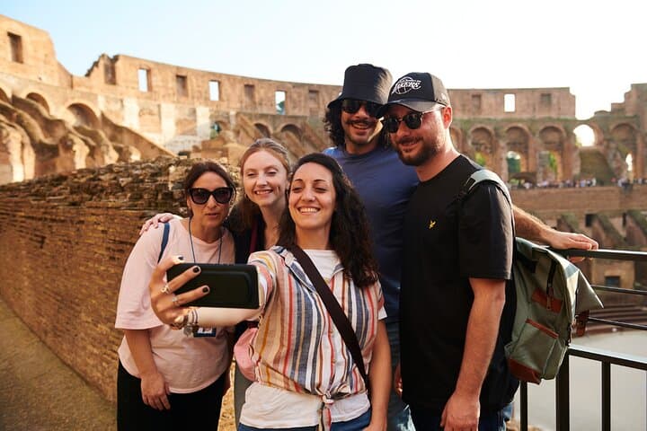 Colosseum, Roman Forum and Palatine Hill Private tour image 3