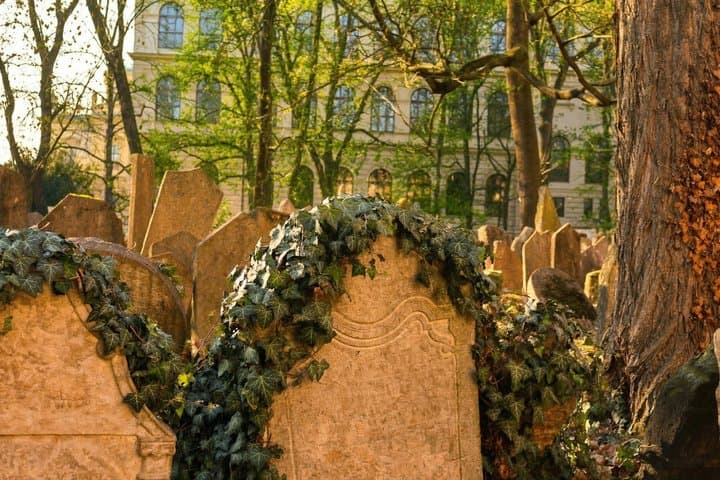 Prague Jewish Quarter Walking Tour with Admission Tickets image 4